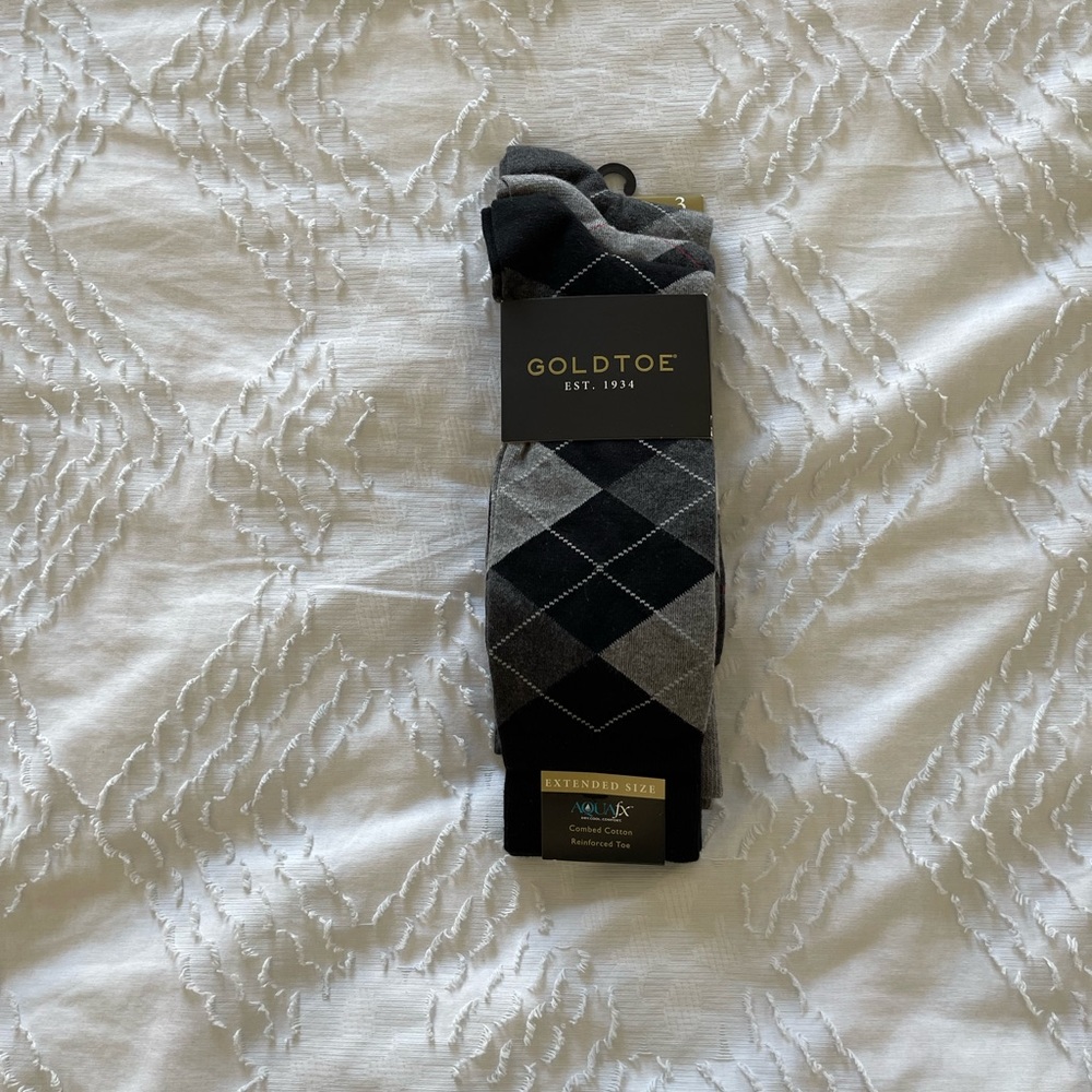 3 pack Gold Toe socks